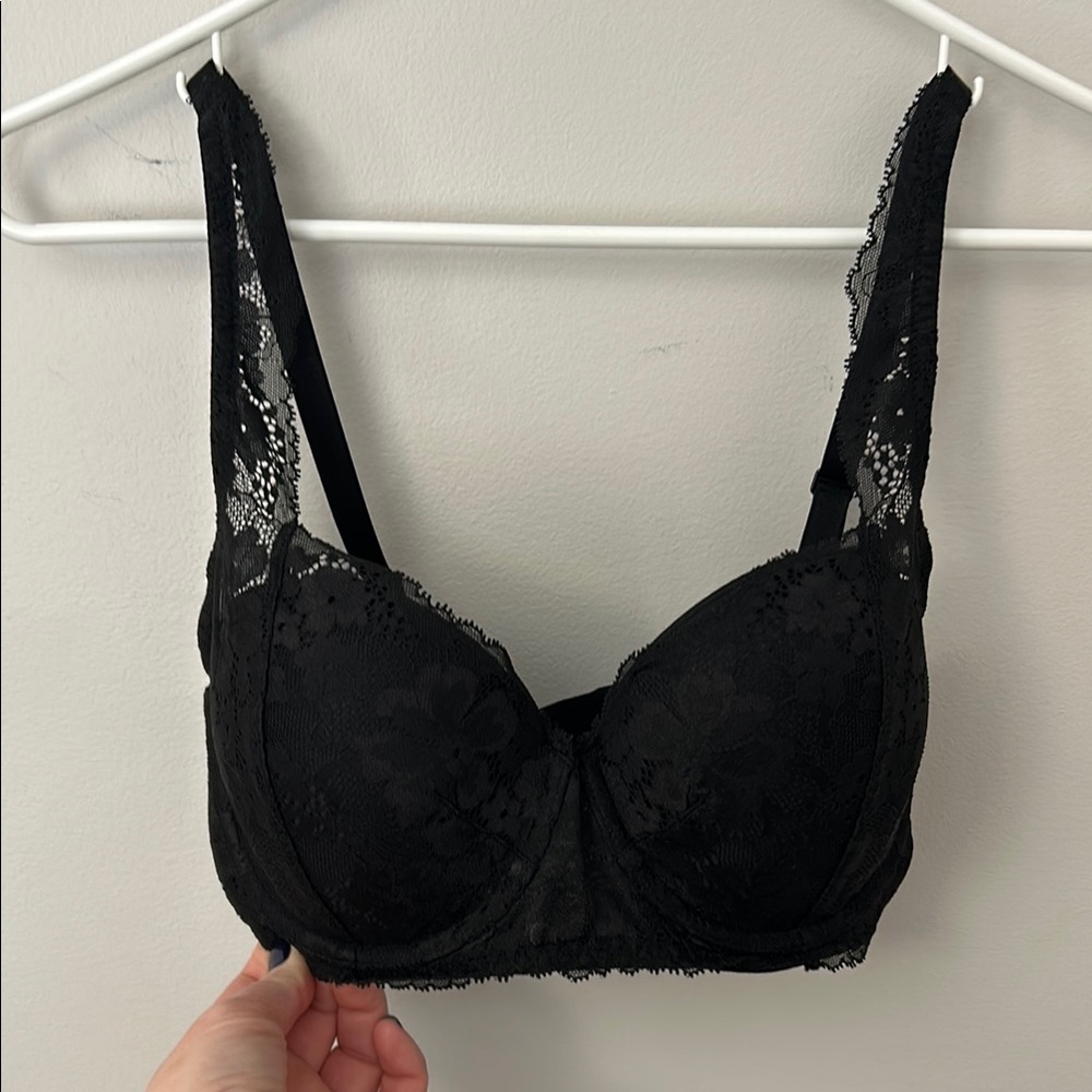 Victoria’s Secret Body By Victoria Black Lace Bra 32DDD